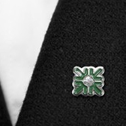 DAISY LAPEL PIN